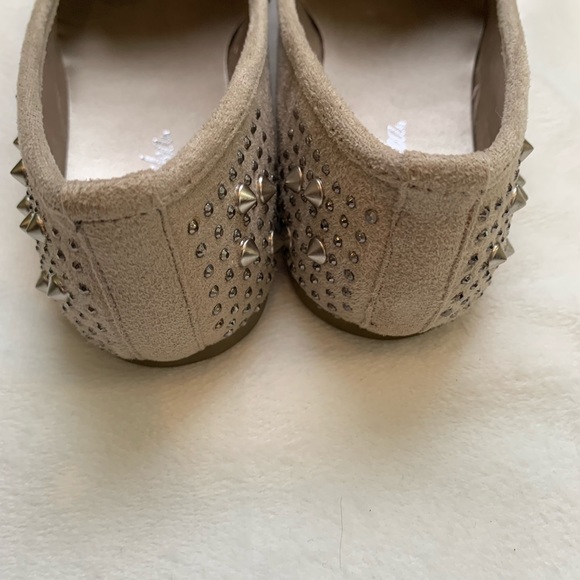 Taupe studded ladies ballet flats - Picture 6 of 6